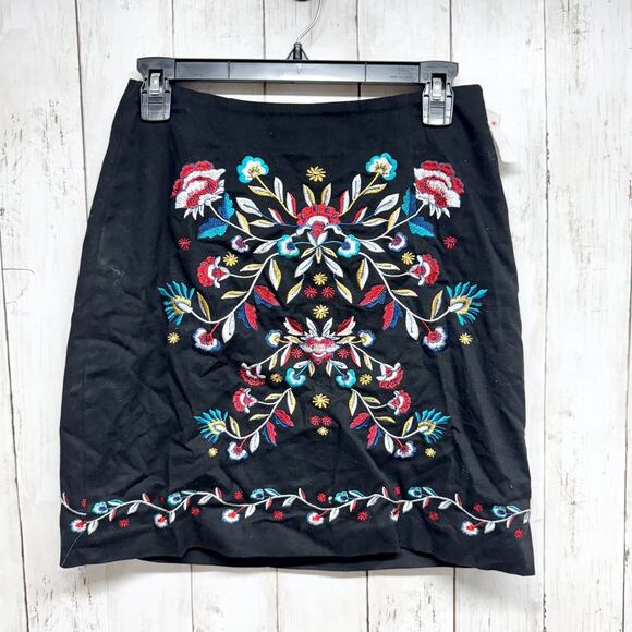 New Look Skirt Women Size 4 Black Multicolor Embroidered Pattern Mini Side Zip - Picture 1 of 6